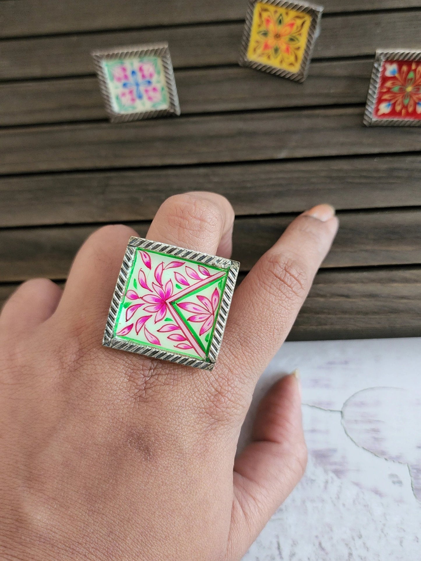 Handpainted round adjustable ring