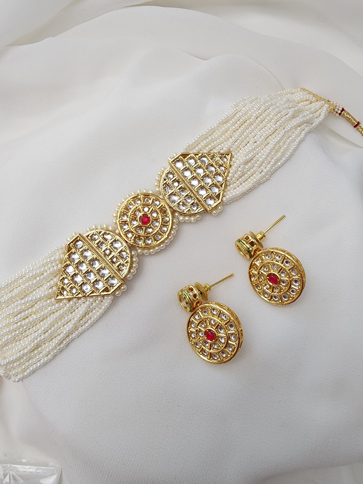 Aanshi kundan choker necklace set