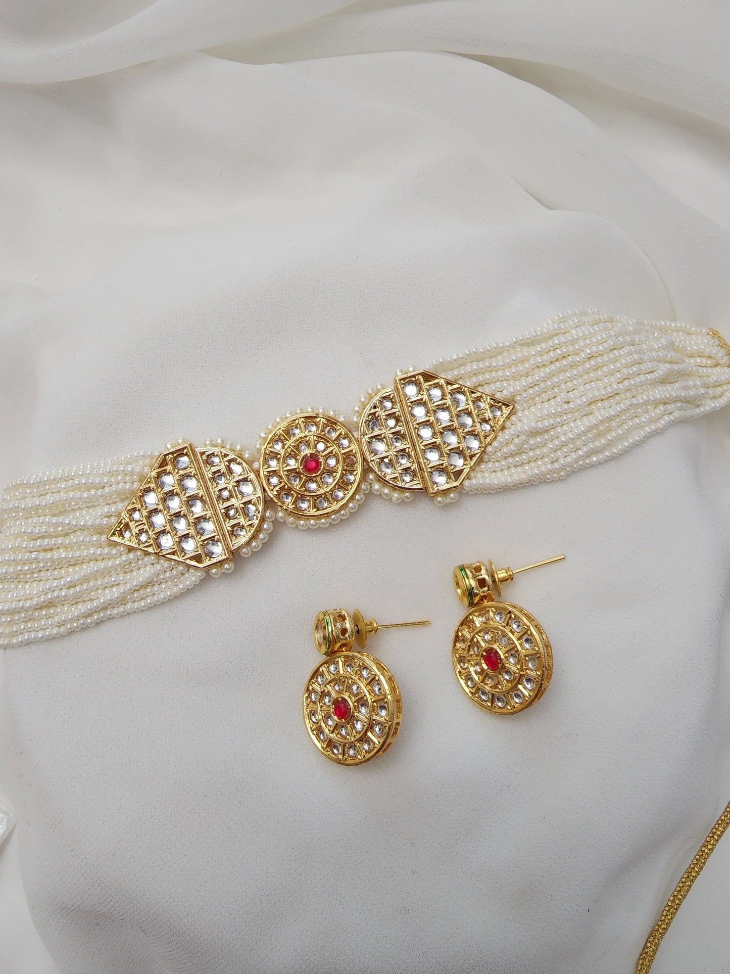 Aanshi kundan choker necklace set