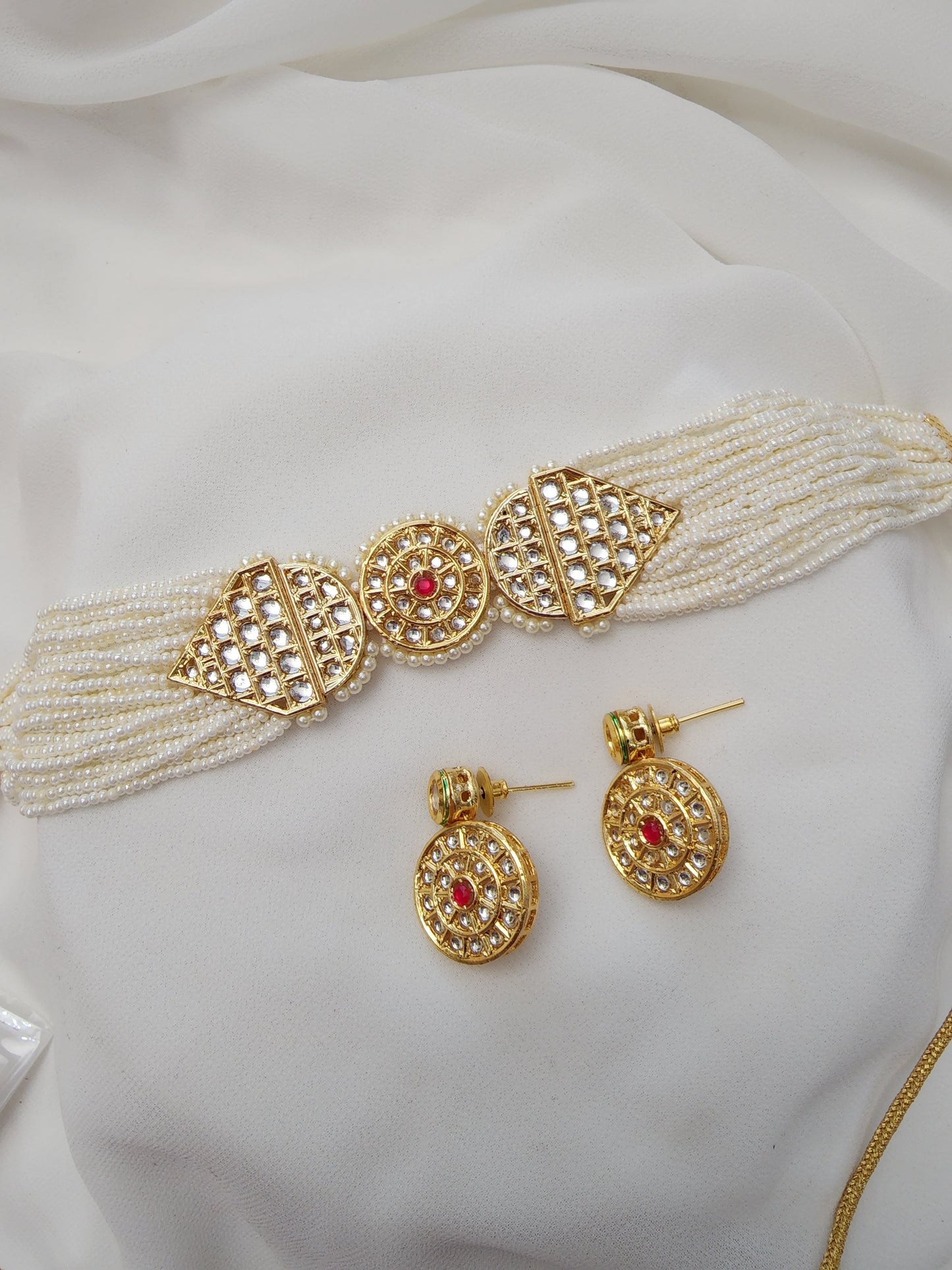 Aanshi kundan choker necklace set