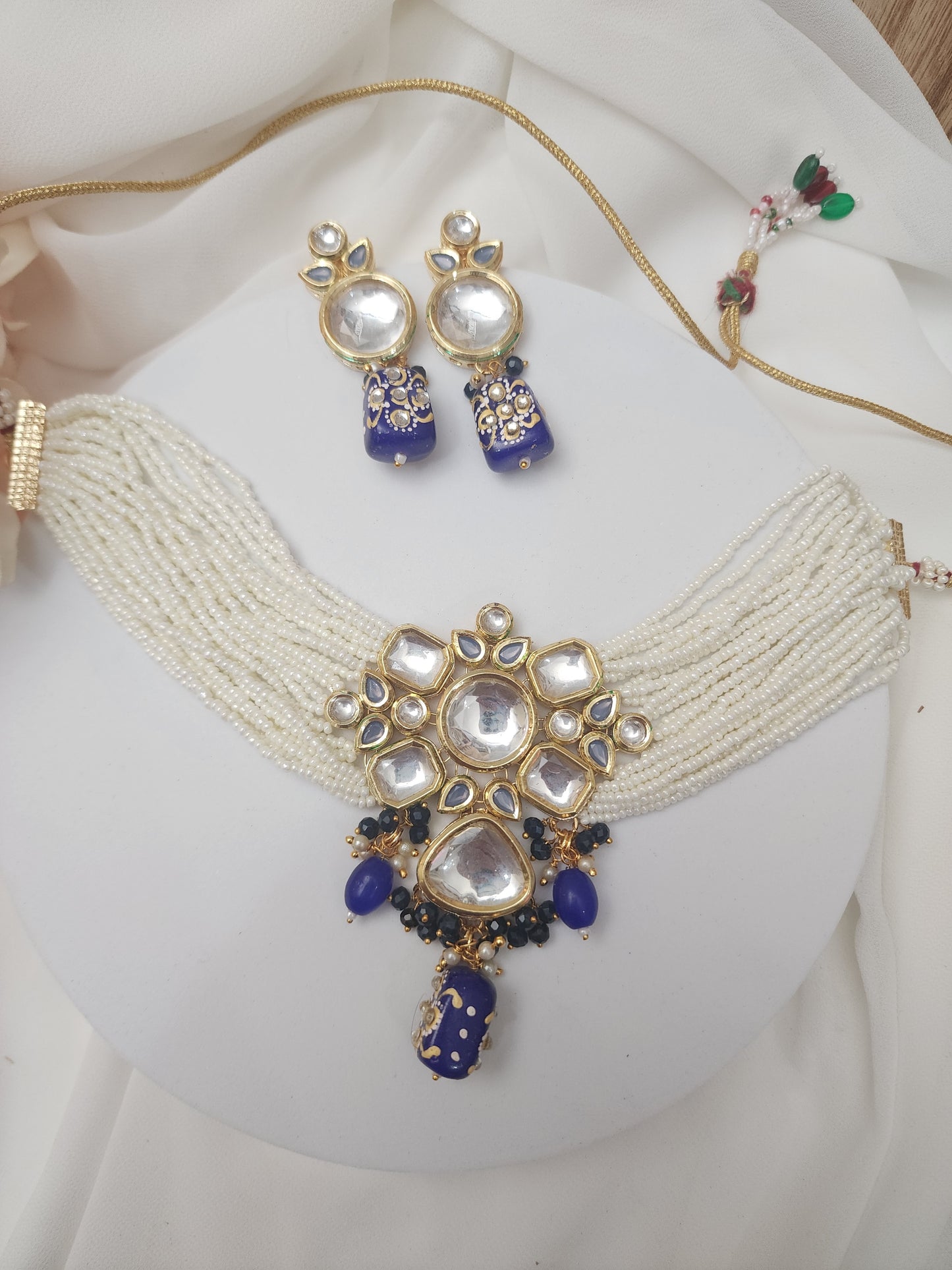 Aanshi kundan choker necklace