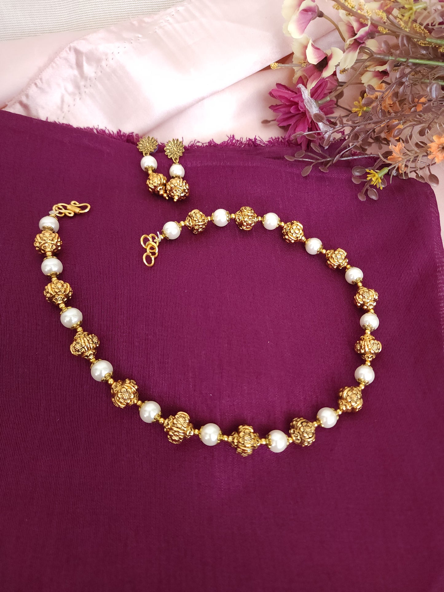 Beaded goldplated statement necklace set