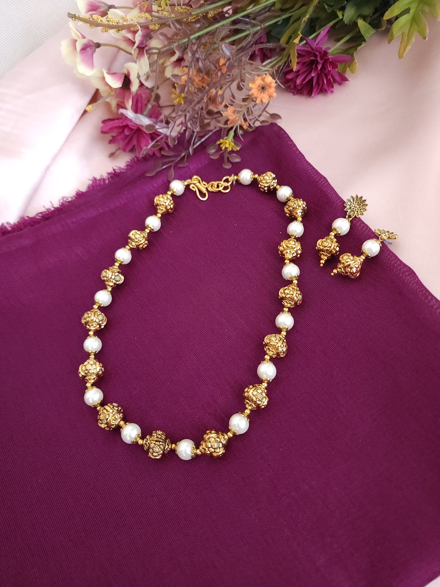 Beaded goldplated statement necklace set