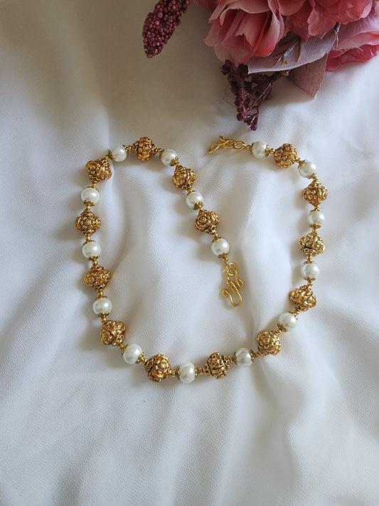 Beaded goldplated statement necklace set