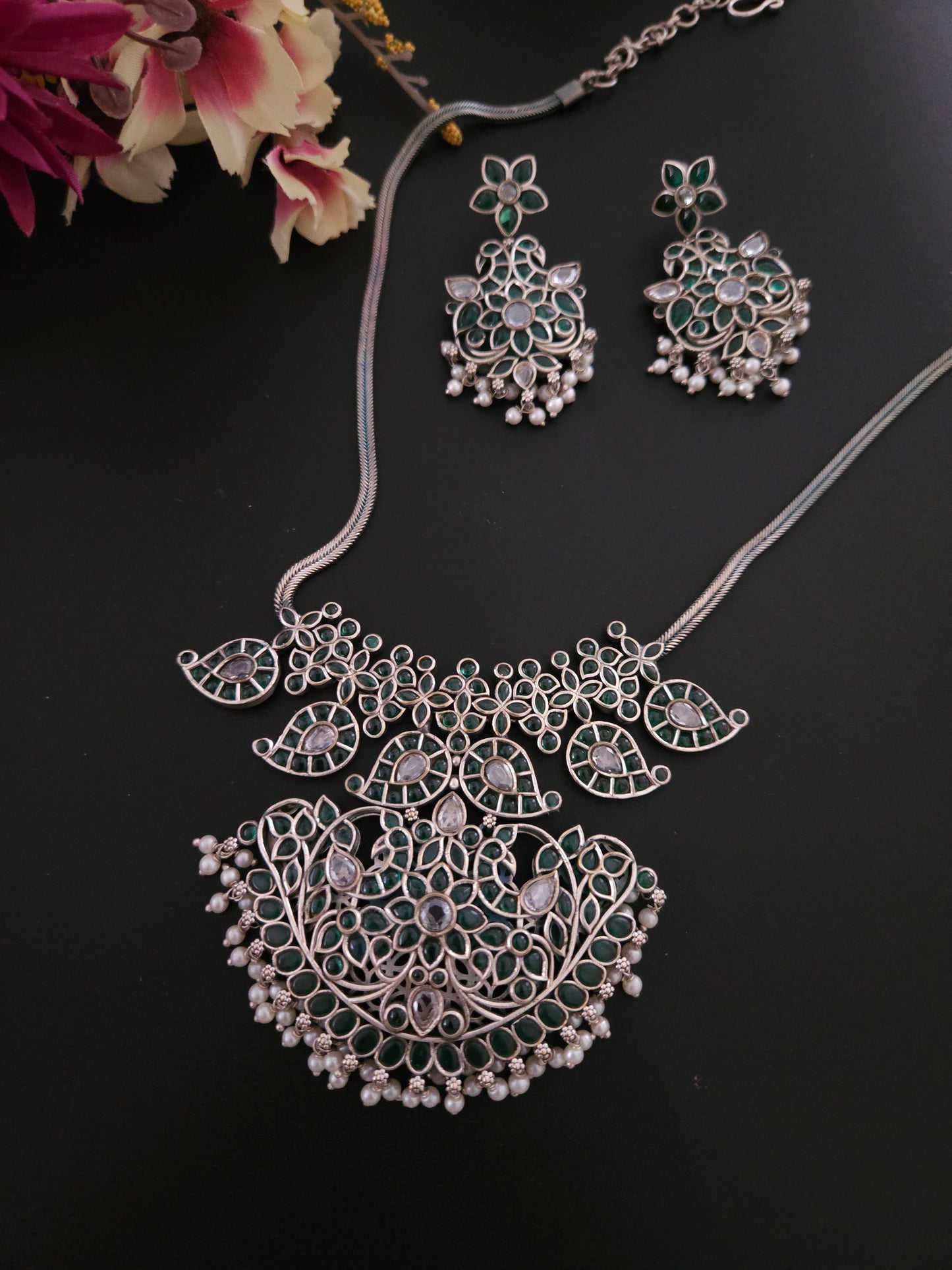 Achyutha Kemp hasli necklace set