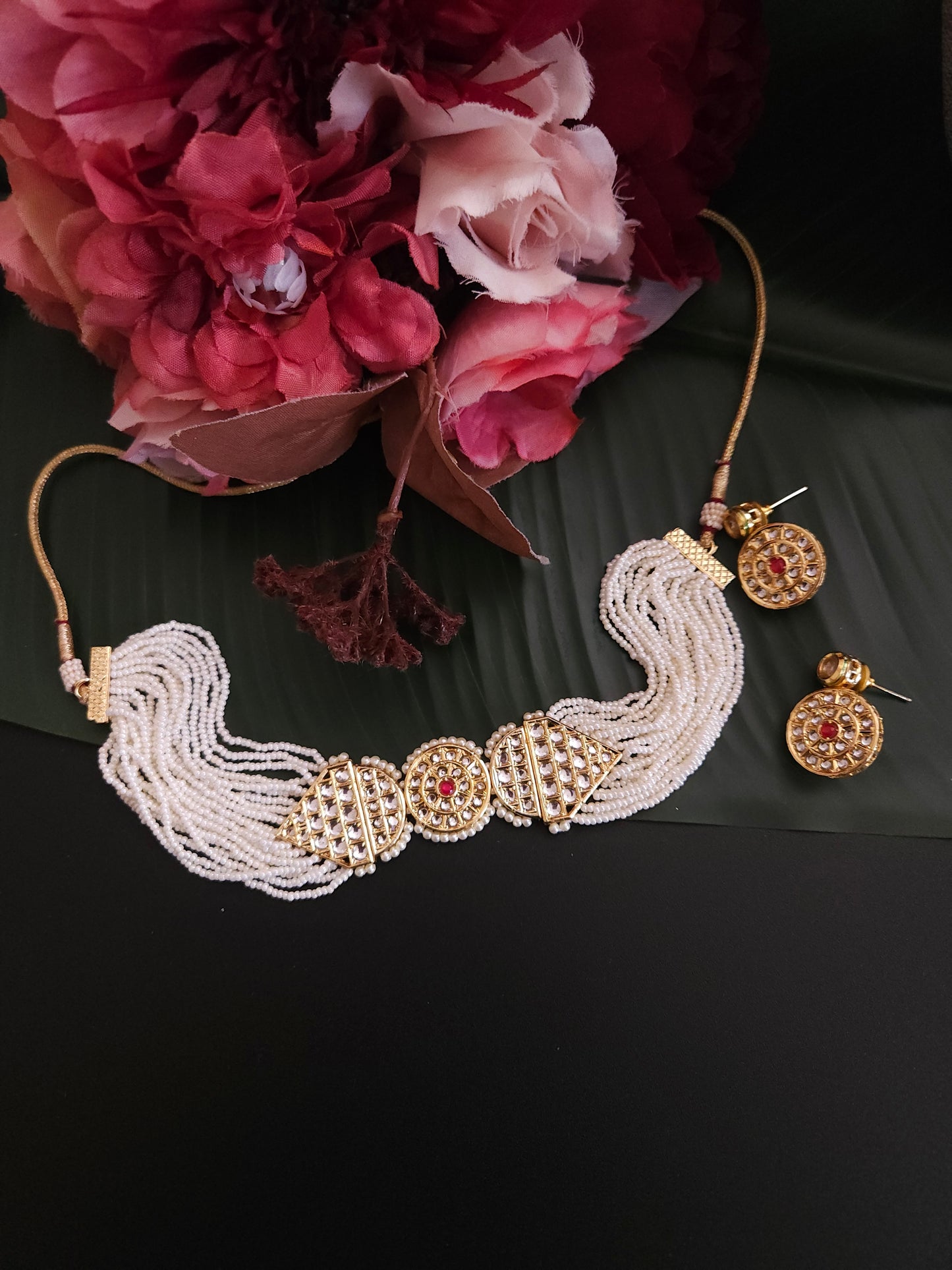 Aanshi kundan choker necklace set