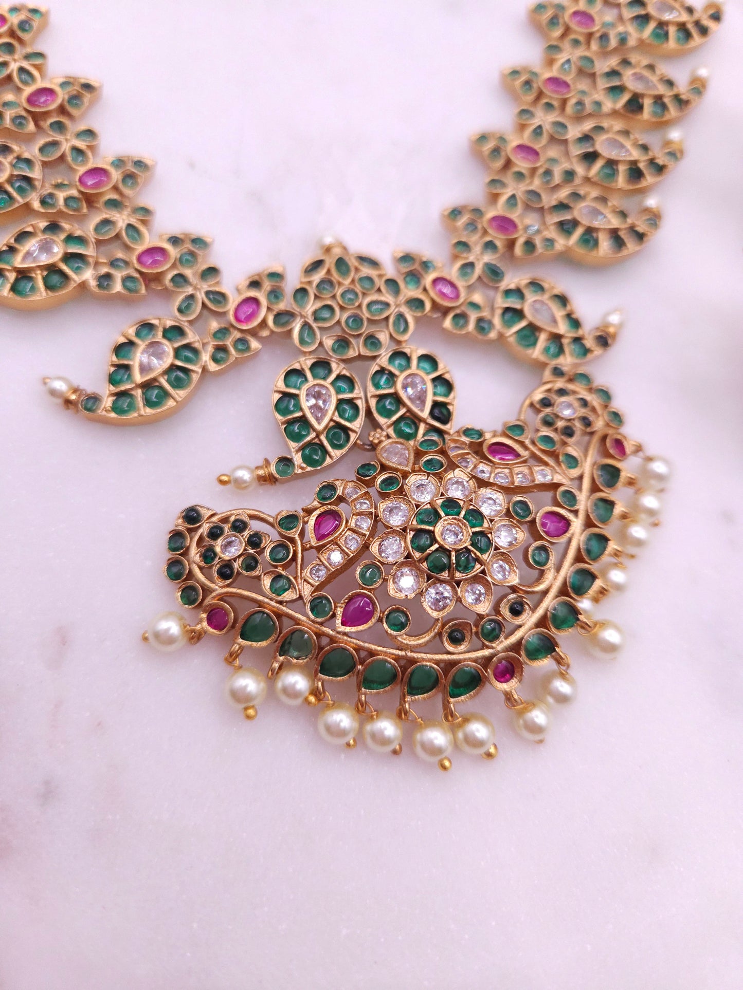 Anandhi goldplated necklace set