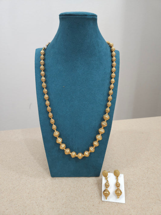 Beaded goldplated statement necklace set