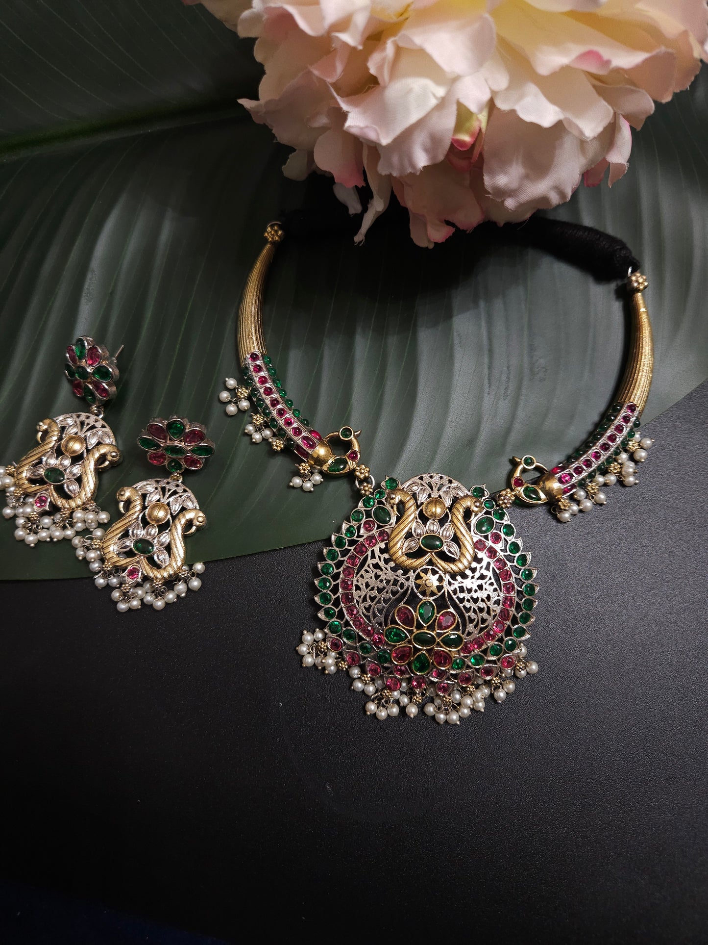 Achyutha hasli dualtone necklace set