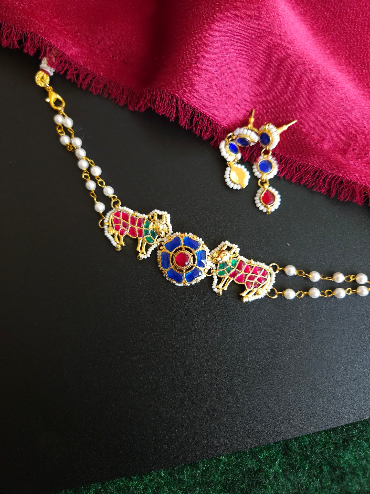 Aarvi pachi kundan necklace set