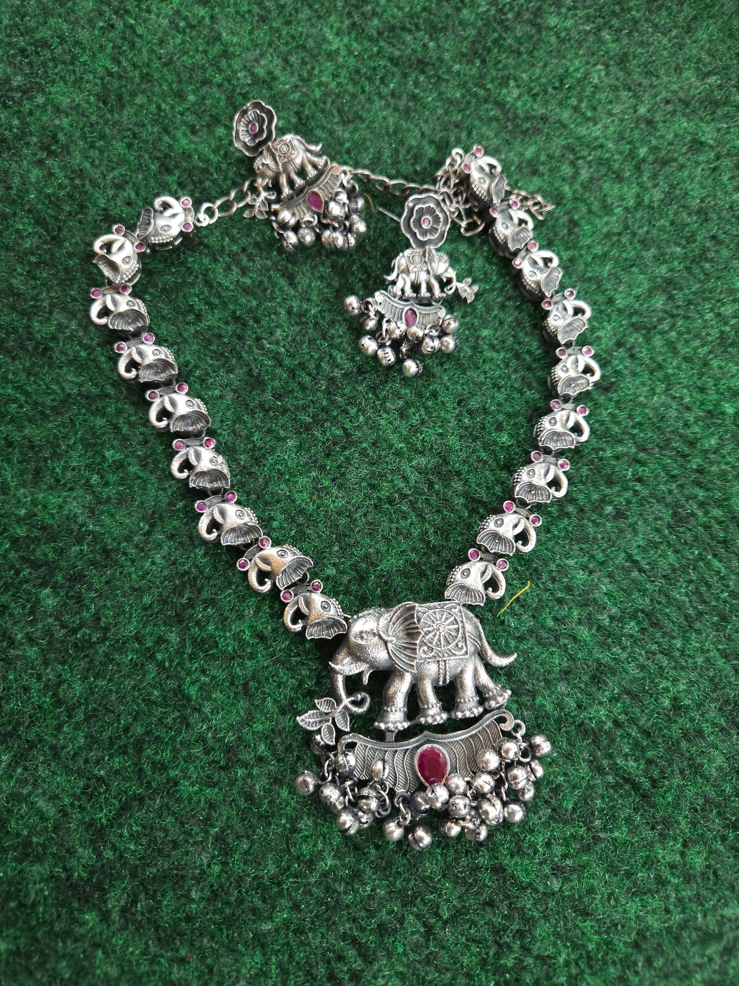 Elephant Silver alike necklace set