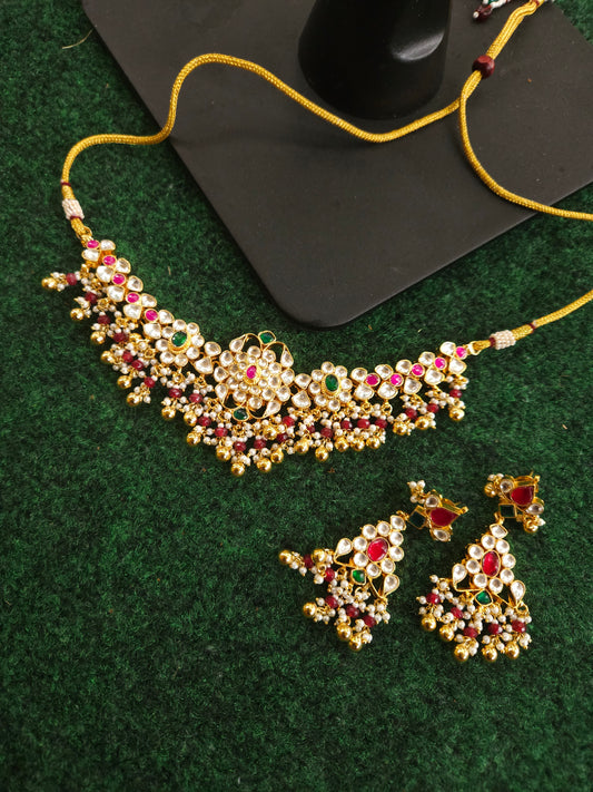 Aanshi pachi kundan choker necklace set