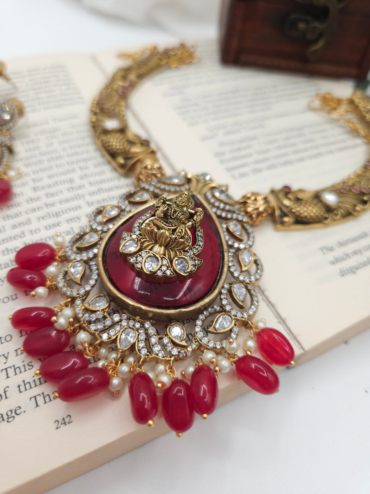 Victorian polki  hasli necklace with earrings