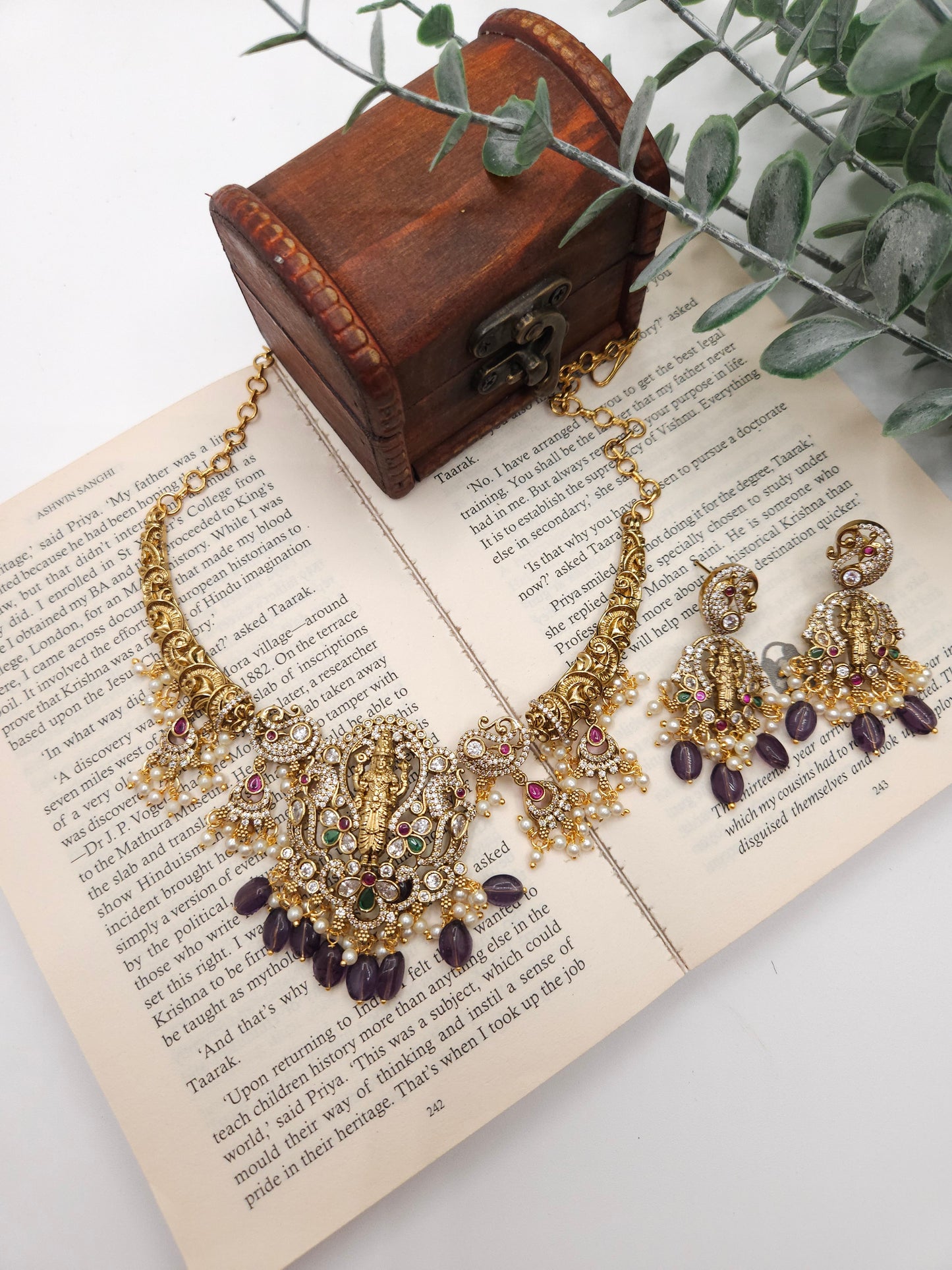 Victorian mossanite  hasli necklace with earrings