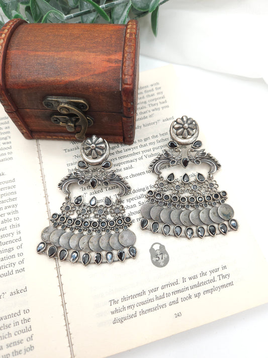 Leya unique silveralike earrings