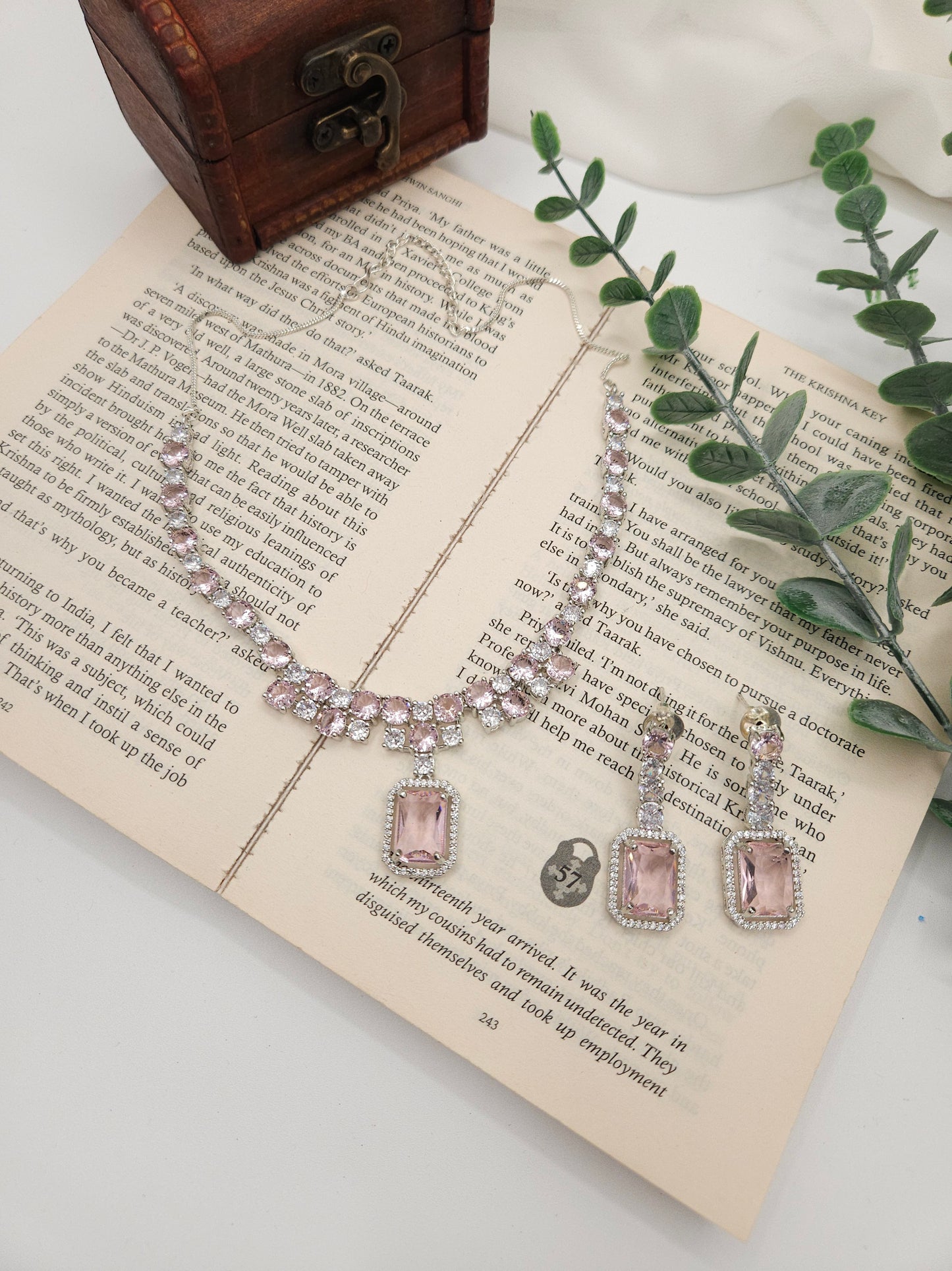 Aria sivertone CZ necklace set