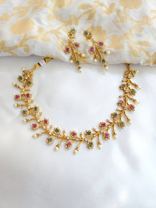 Aarvi goldplated contemporary hasli Necklace set