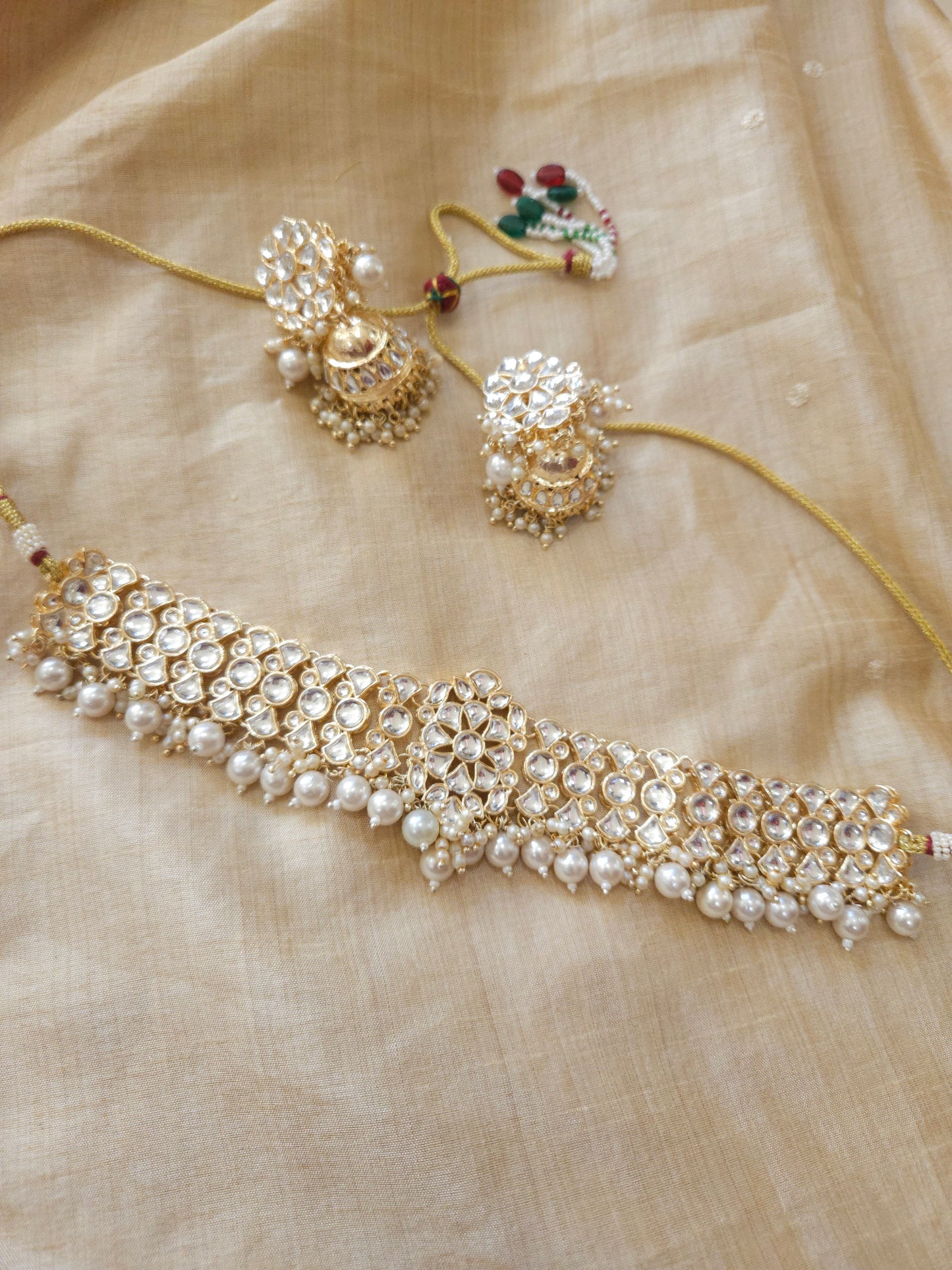 Aarvi kundan necklace set