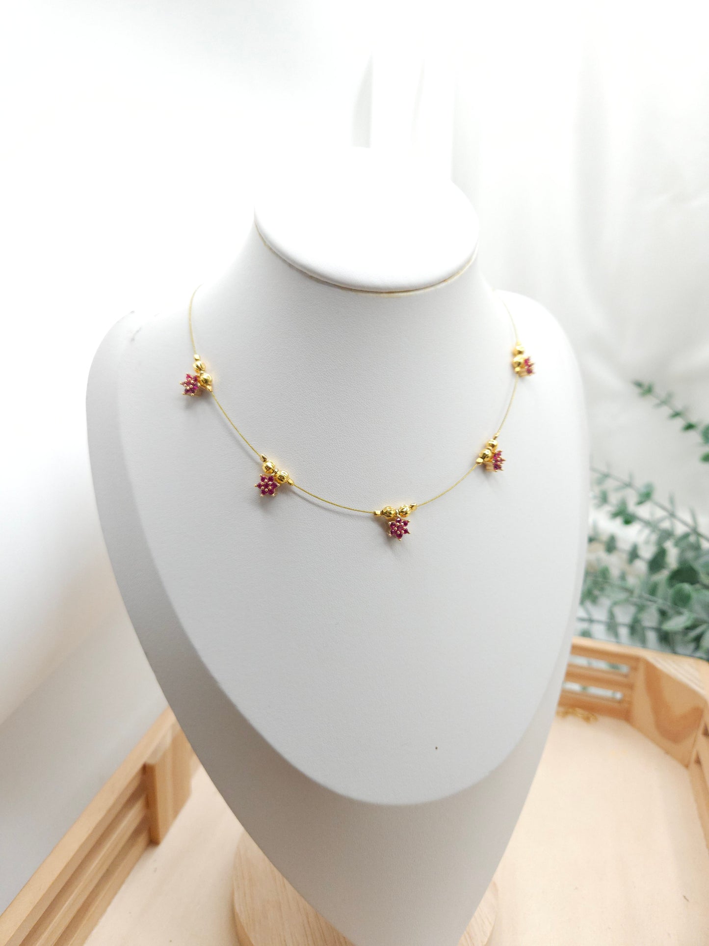 Flower Goldplated invisible necklace