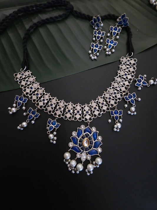 Achyutha fusion choker necklace set