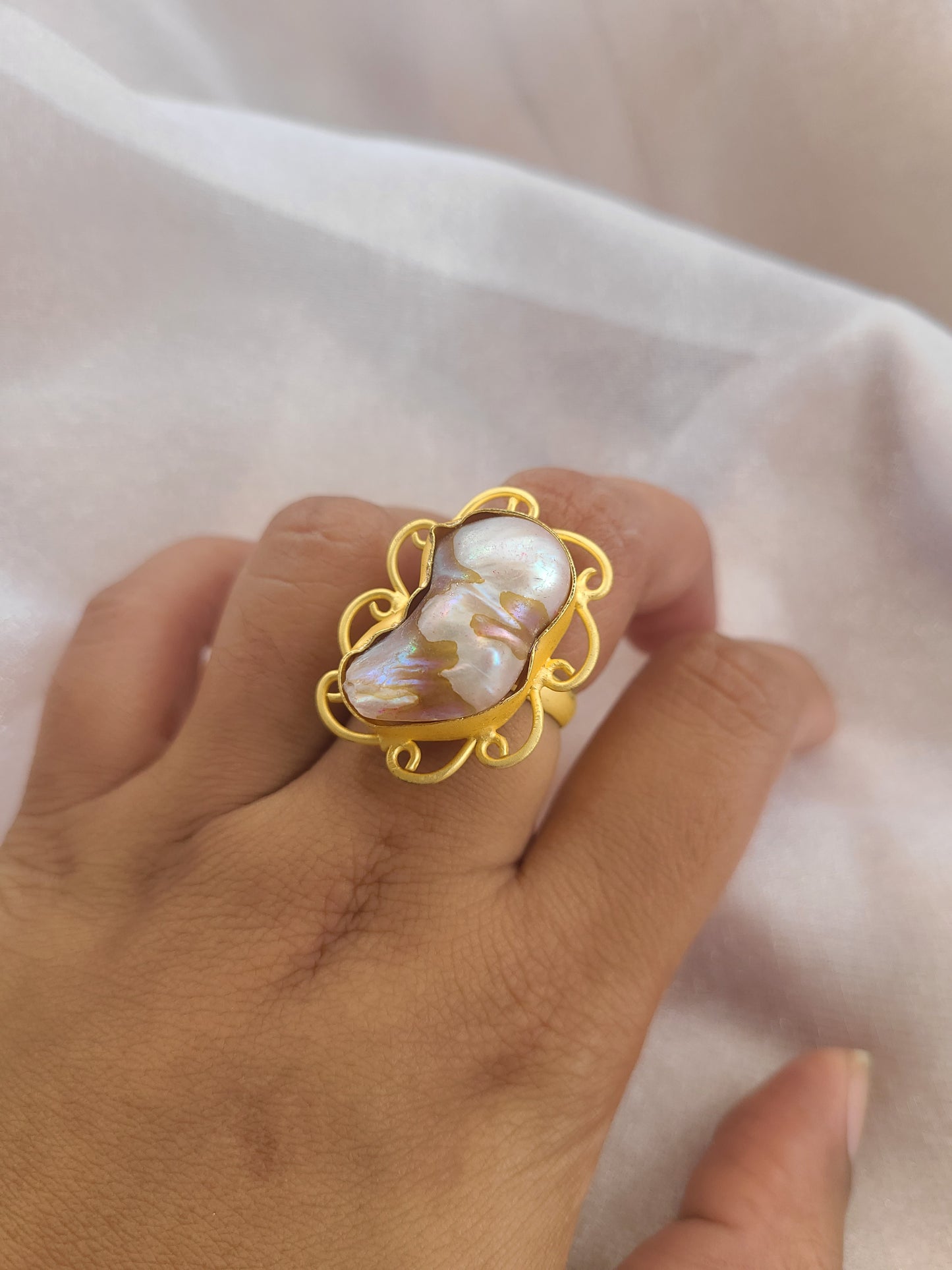 Pearl adjustable ring