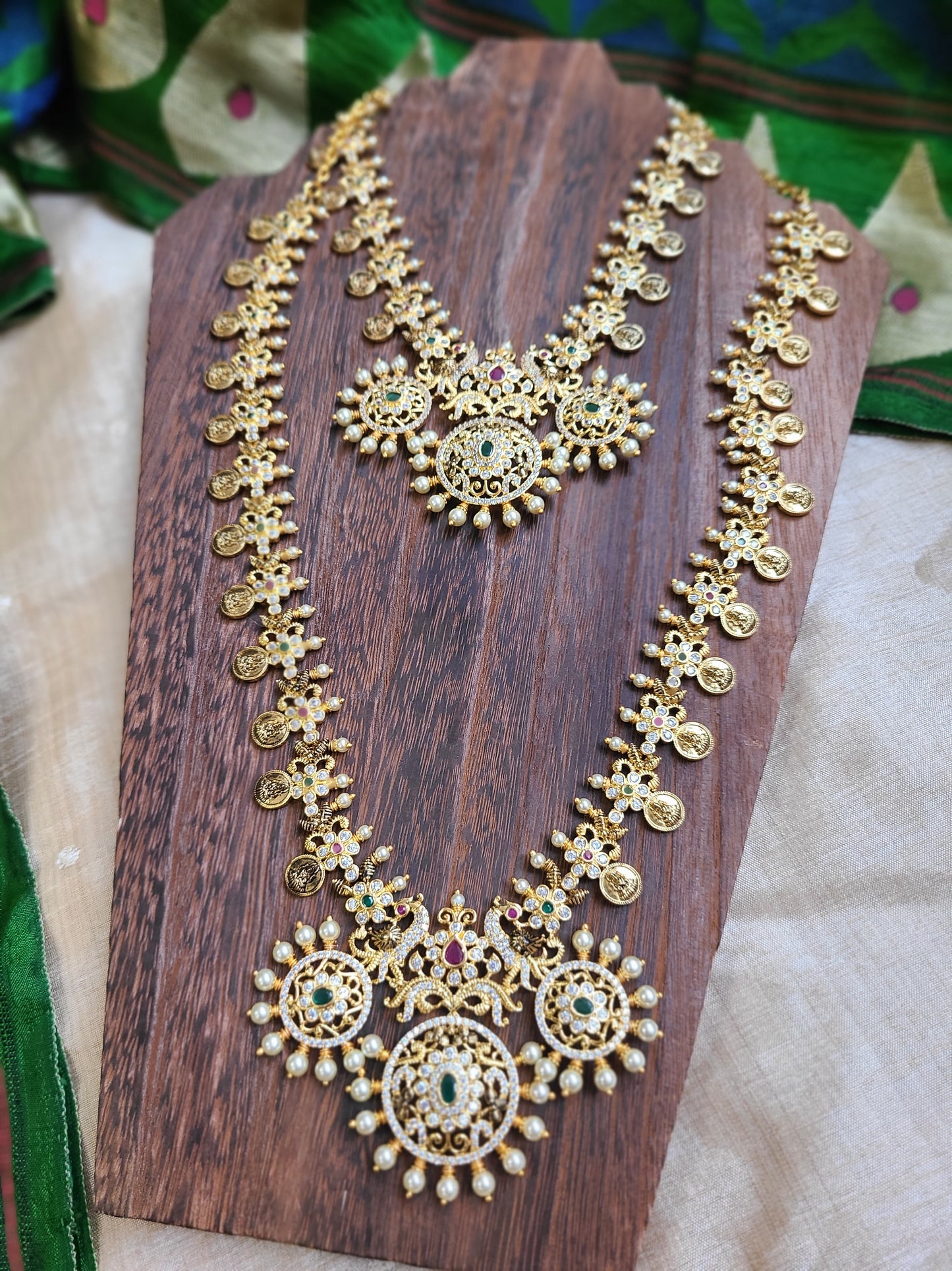 Anandhi kemp designer goldplated necklace set