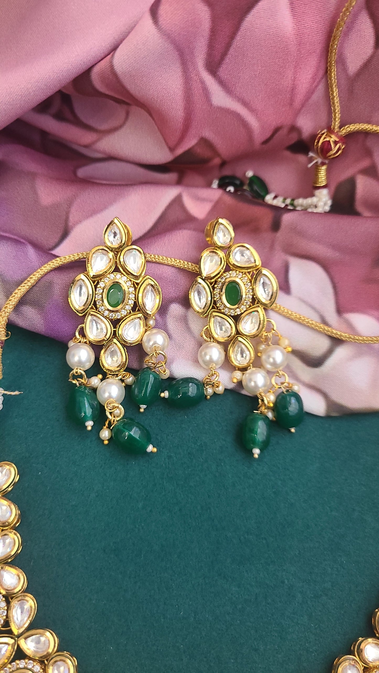 Ashwi kundan necklace set with maang tikka