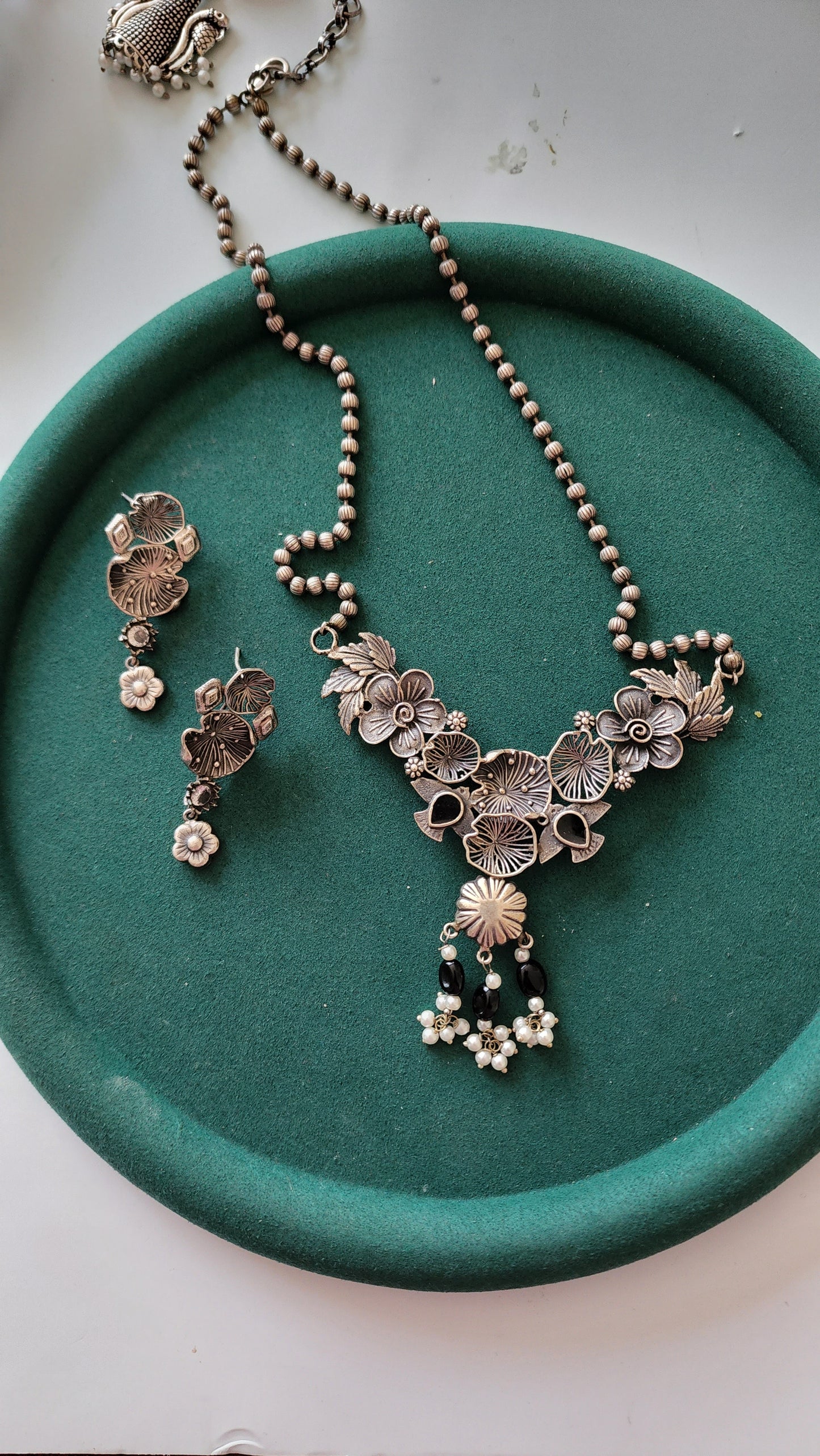 Aaria  contemporary necklace set