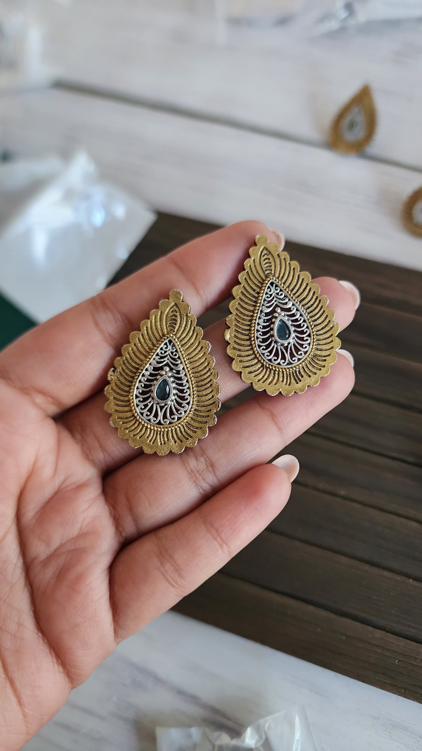 Kantha Dualtone stud earrings