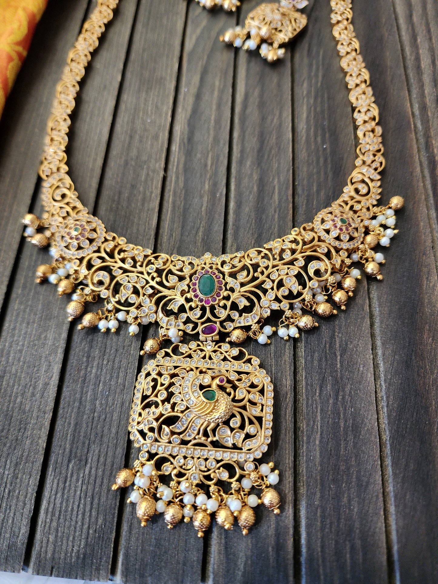 Beaded goldplated statement necklace set