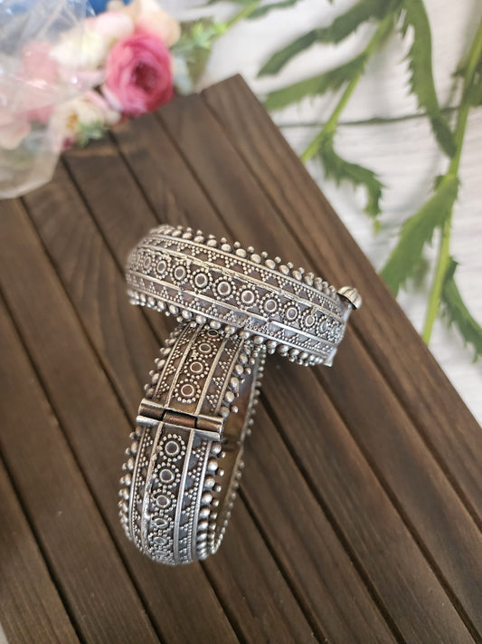 Ankitha silver alike Adjustable Kada Bangle(size 2 '4)