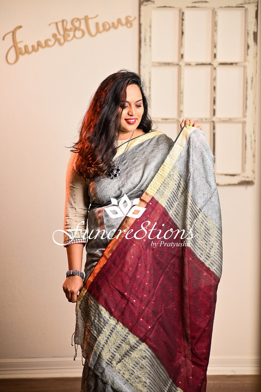 Linen khadhi mix grey with contrast border saree